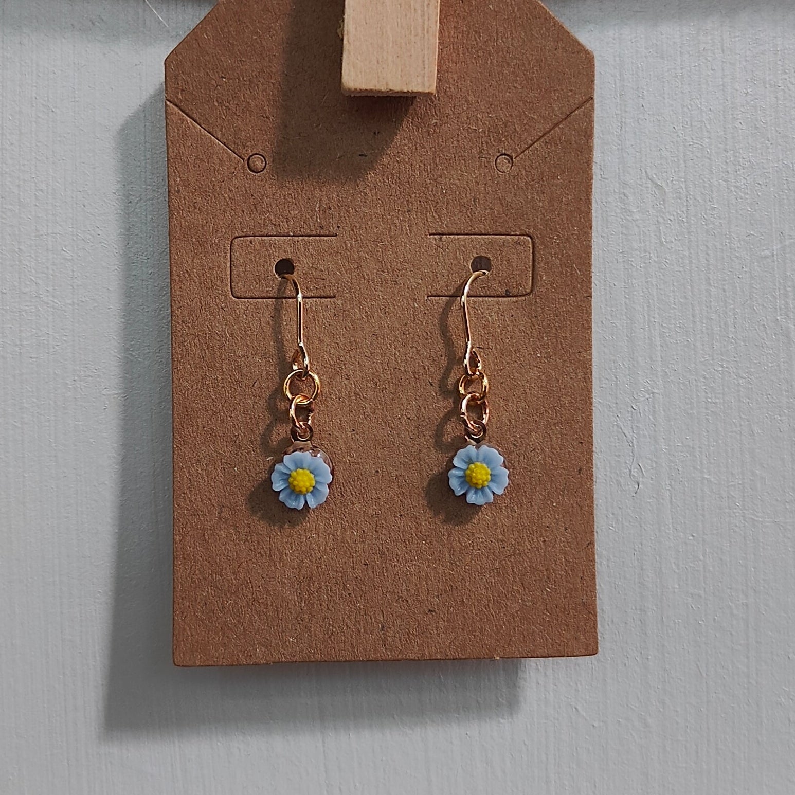Small Flower Dangles Earrings