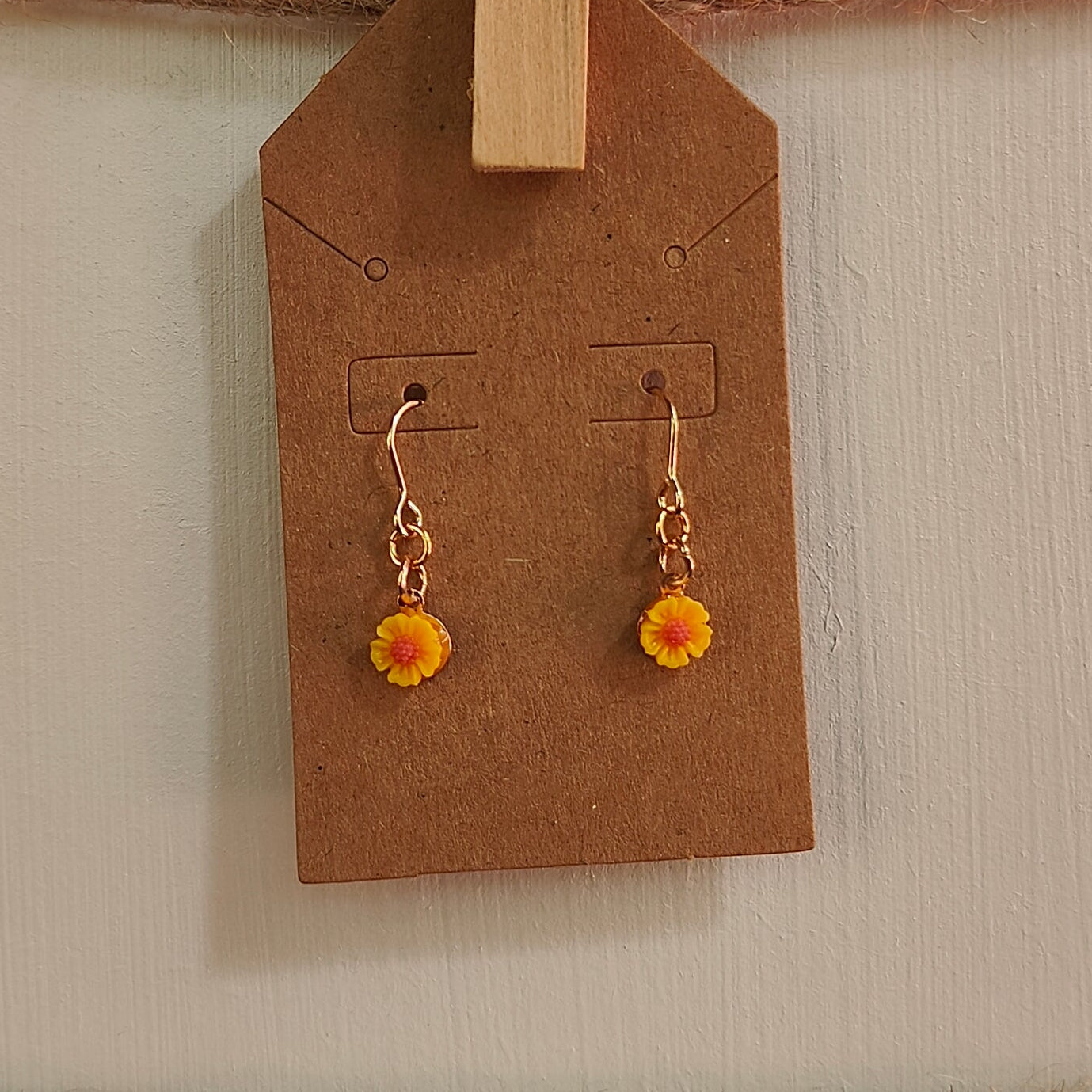 Small Flower Dangles Earrings